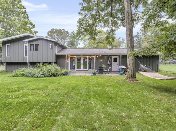 6986 Surrey Ln, Jackson, MI 49201