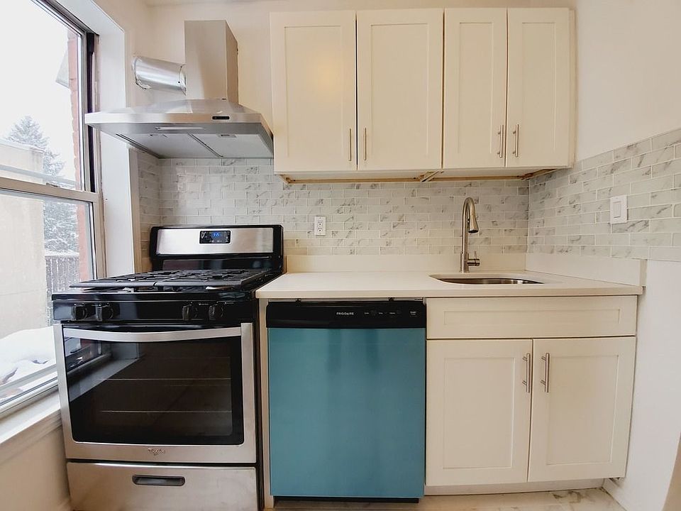 1st image of 4 Wyckoff St Suite 1