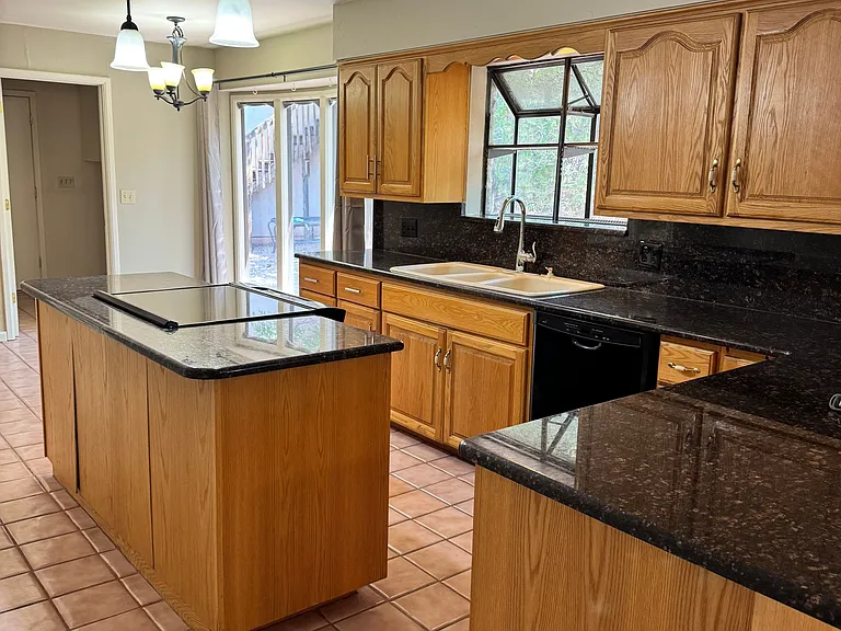 240 N 300 E — Photo 1