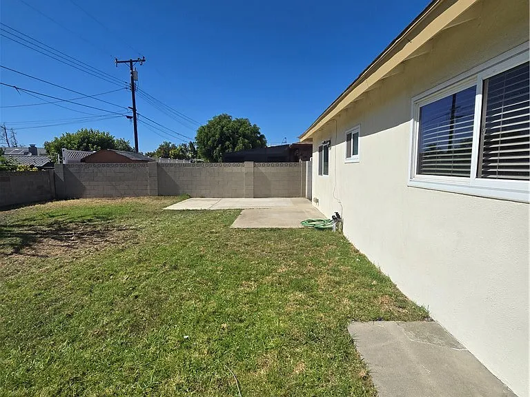 394 N Clinton St — Photo 29