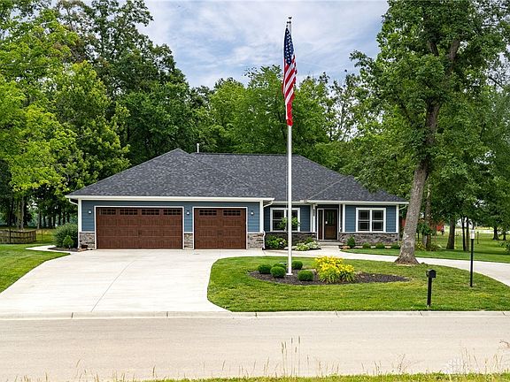 3rd image of 5756 Hillgrove Cir