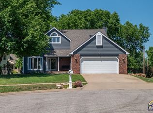 3534 SW Summerwood Ct, Topeka, KS 66614