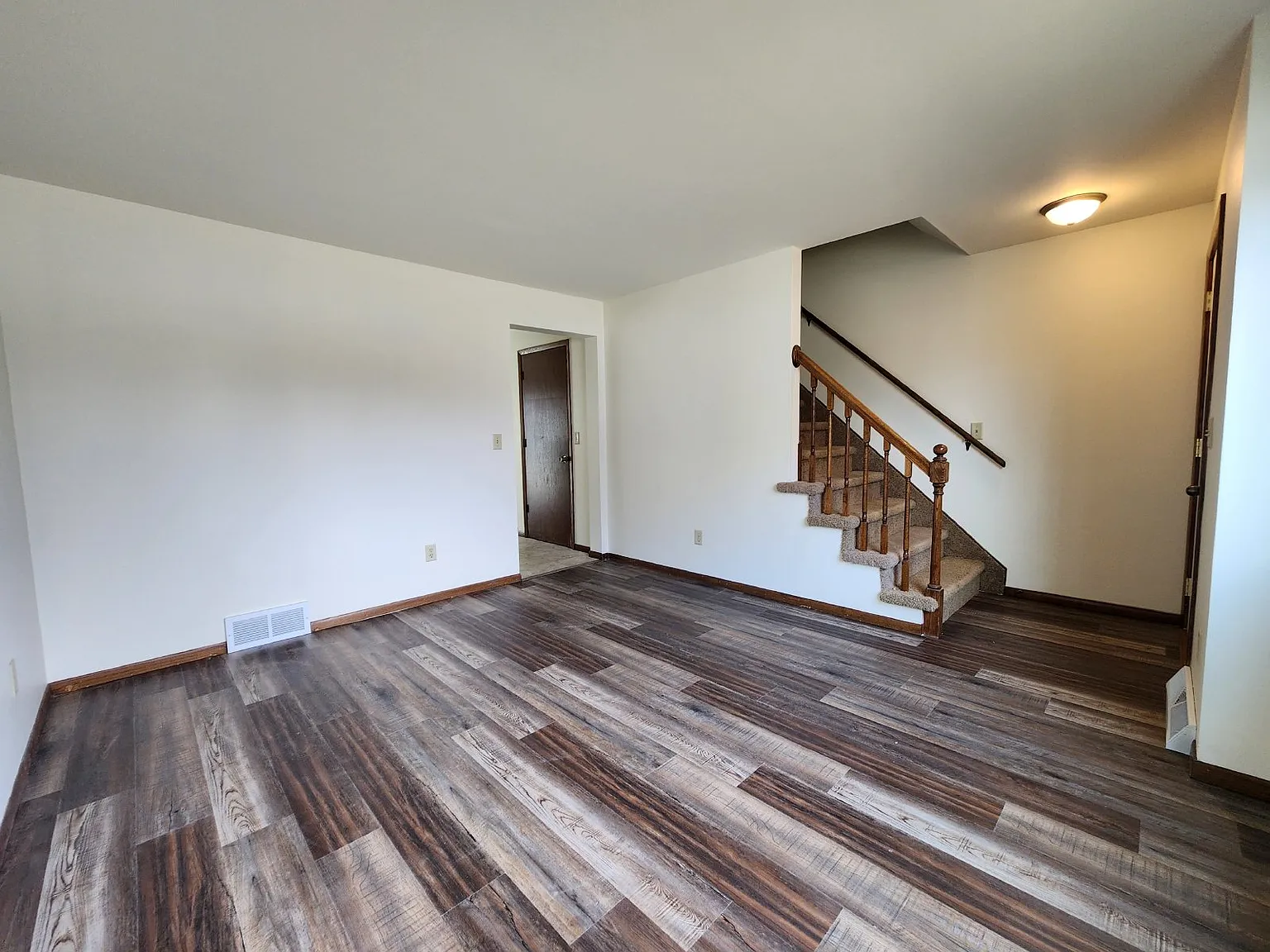 2 bed, 1.5 bath, 968 sqft, $1,380 — Photo 4