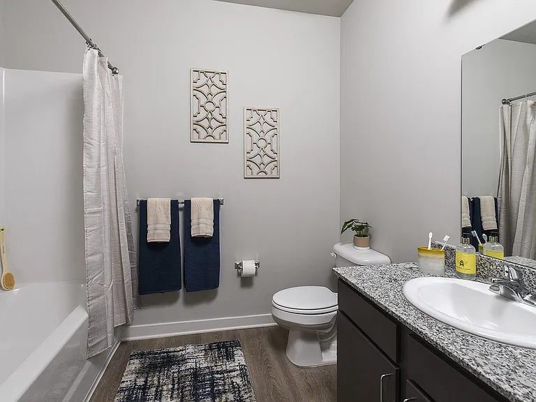Sundale Flats — Photo 15