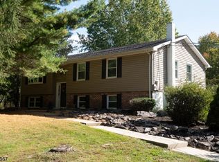 63 Oak Grove Rd, Flemington, NJ 08822