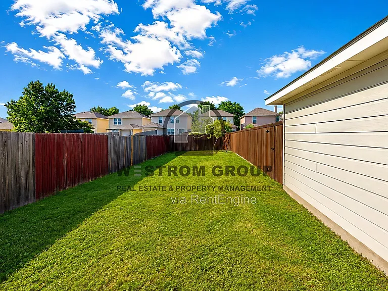 7120 Planters Row Dr — Photo 25