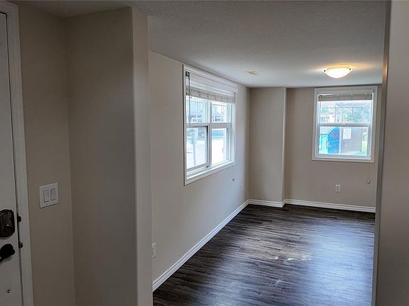 5th image of UNIT 572-150 Langlois WAY