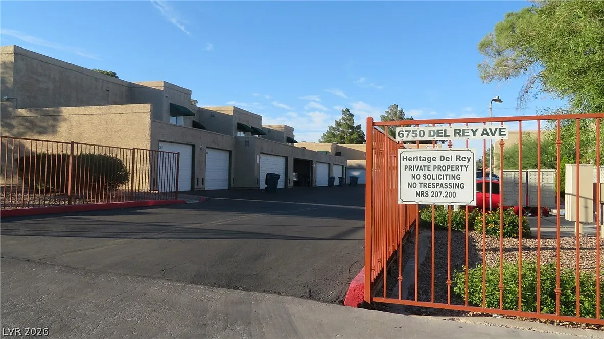 2 bed, 1.5 bath, 1164 sqft, $1,325 — Photo 3