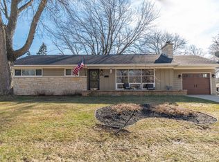 1003 Oxford Rd, Waukesha, WI 53186