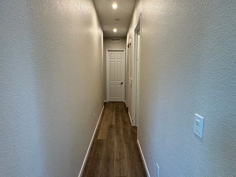 8260 Honor Ct — Photo 5