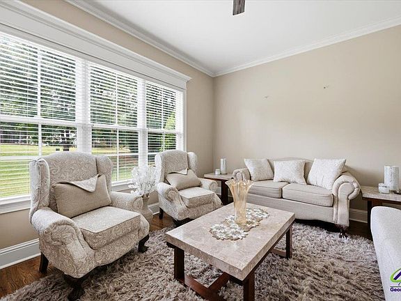 5th image of 309 Heydon Ct