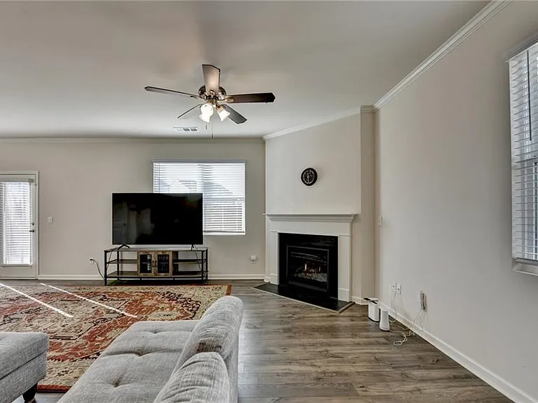 31 Valleywood Ct — Photo 5