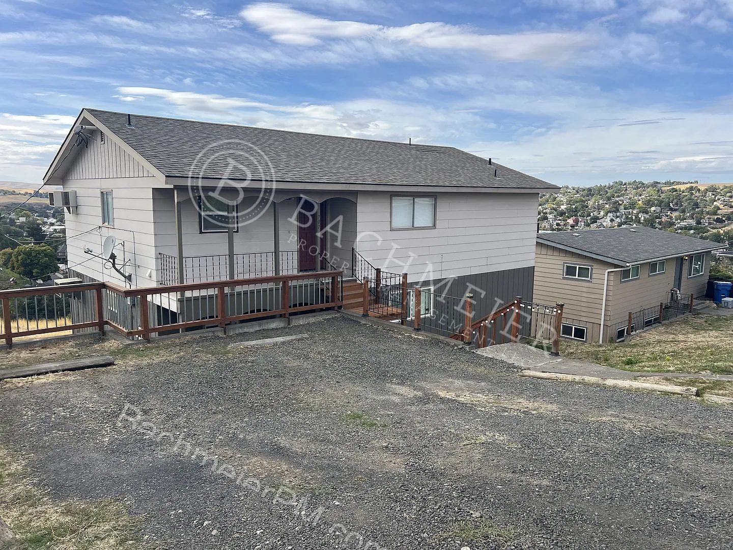 707 SE 6th St — Photo 2