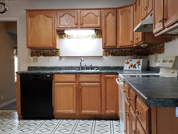 4th image of 110 Renwick Ln