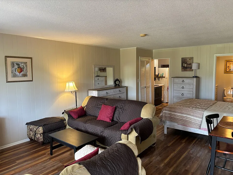 7 Foxfire Blvd #105