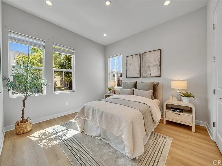 141 Edna Pkwy — Photo 11