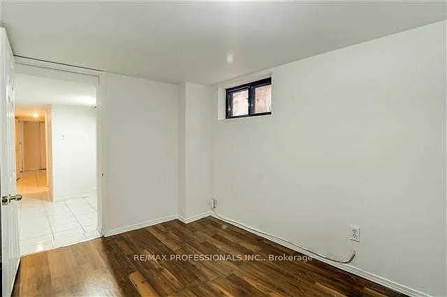34 Glenside Ave #LOWER — Photo 5