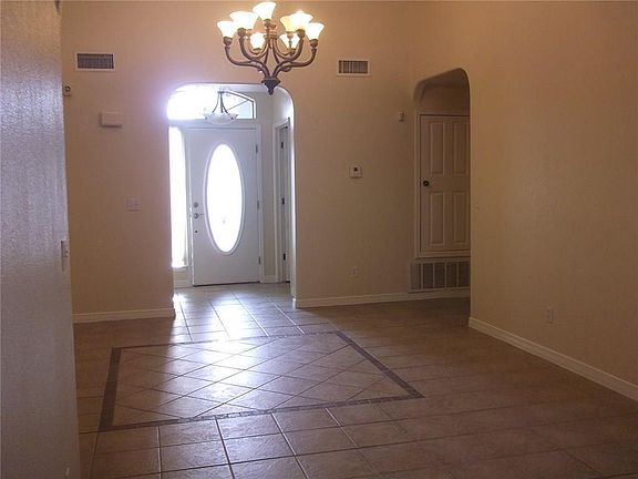 3rd image of 600 Angelica Ct