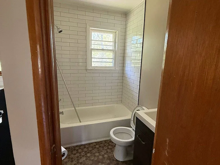 3 Hartman Rd #B — Photo 4