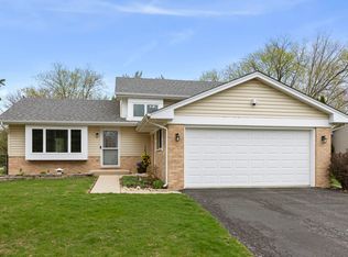 322 Hickory Oaks Dr, Bolingbrook, IL 60490