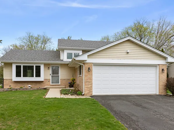 322 Hickory Oaks Dr, Bolingbrook, IL 60490