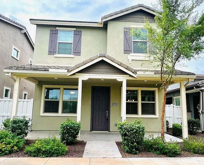 3836 E Stiles Ln — Photo 1