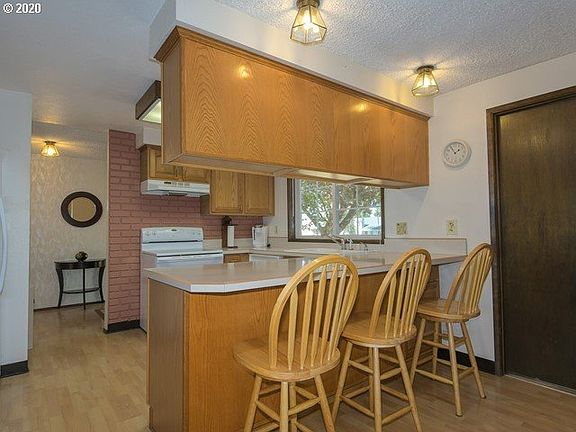 2nd image of 6201 NE 76th St