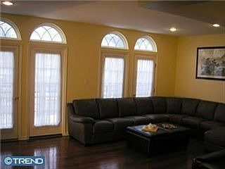 1st image of 33 Jasmine Dr
