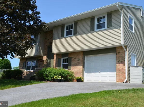 665 Woodward Dr, Etters, PA 17319