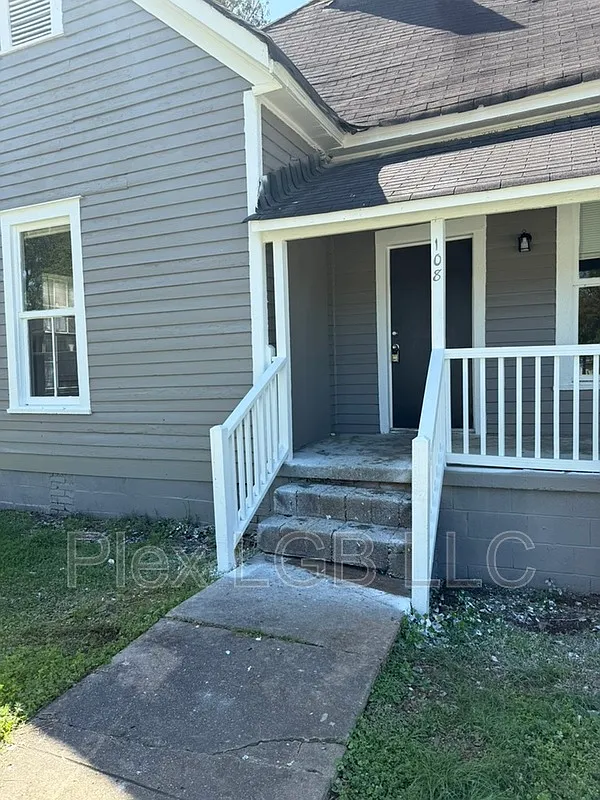 2 bed, 1.0 bath, 1008 sqft, $1,025 — Photo 1