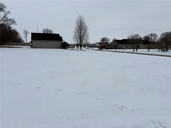 4th image of 922 S 5th Ave