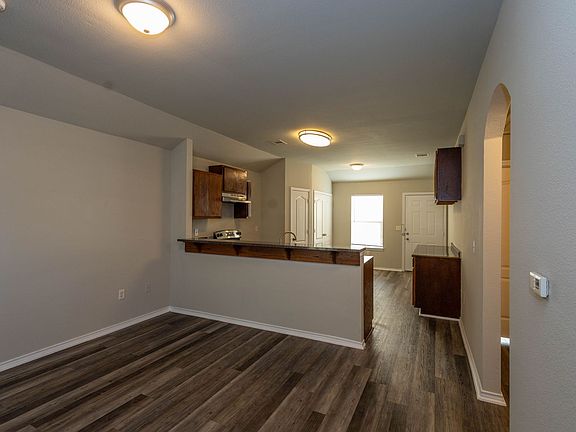 5th image of 4540 S 5th St