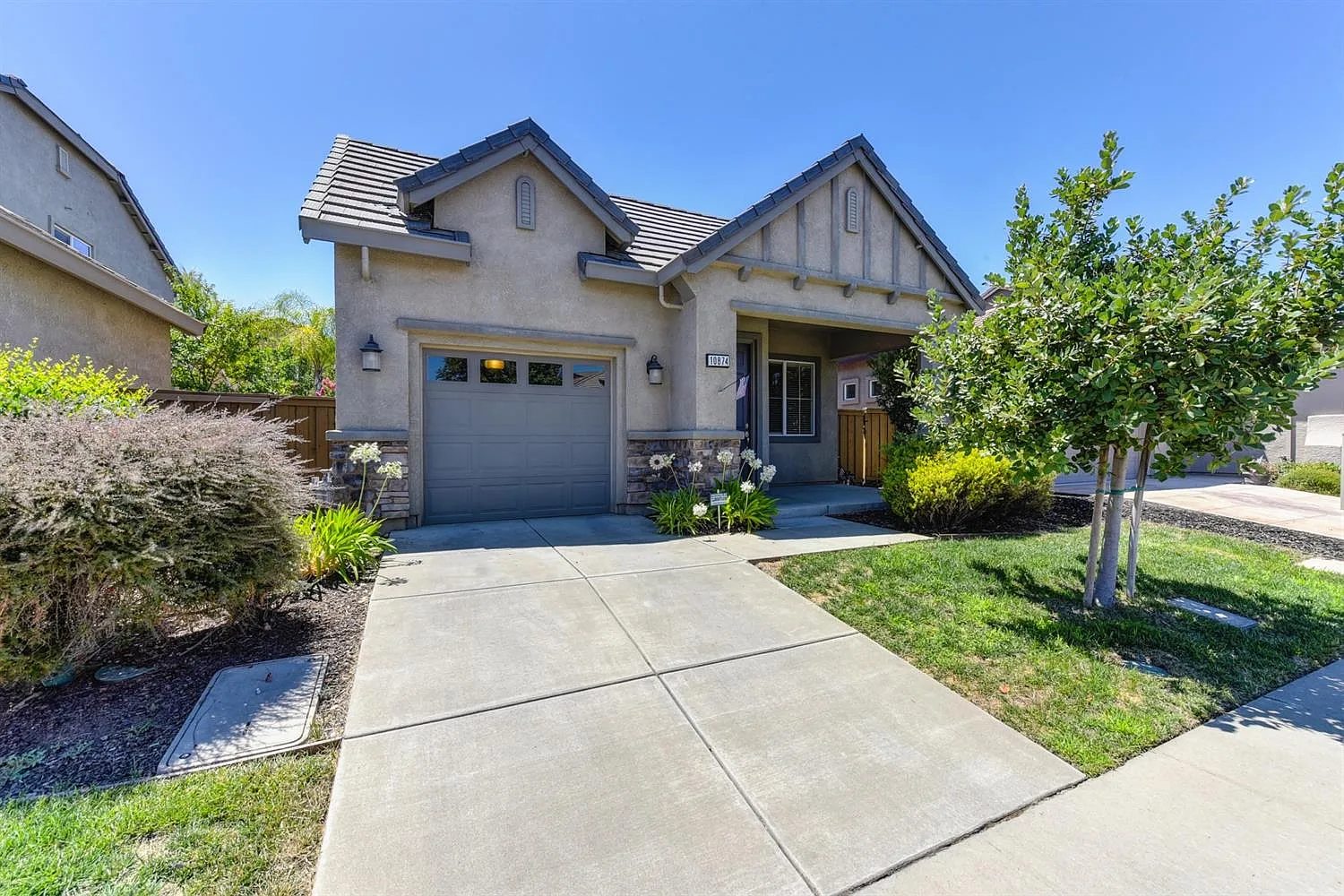 10874 Waterbrook Way photo 1