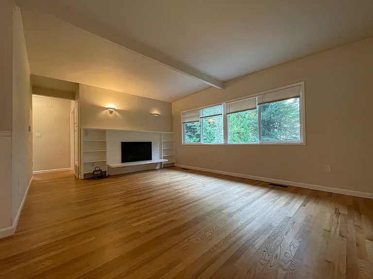 14212 SE 37th St — Photo 7