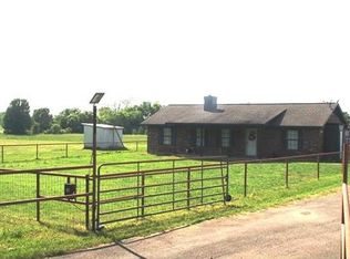 1448 Red Town Rd, Elgin, TX 78621