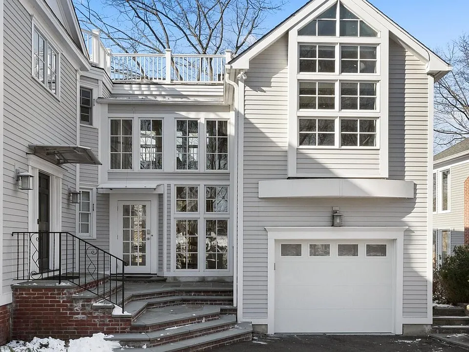 84 Indian Harbor Dr