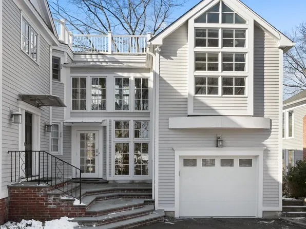 84 Indian Harbor Dr, Greenwich, CT 06830