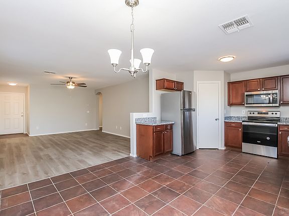 3rd image of 3088 W Belle Ave