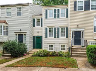 2370 Hunters Square Ct, Reston, VA 20191