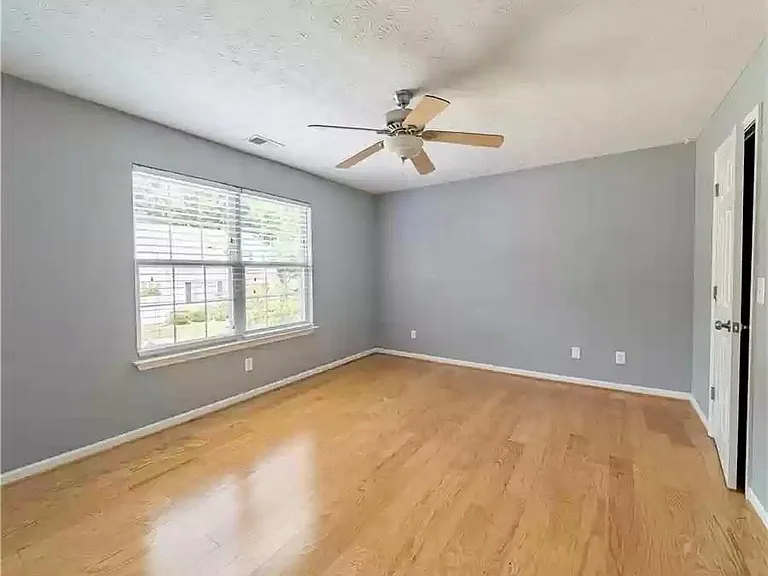 170 Windcroft Ct NW — Photo 11