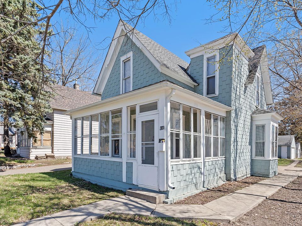 1st image of 936 Duchess St