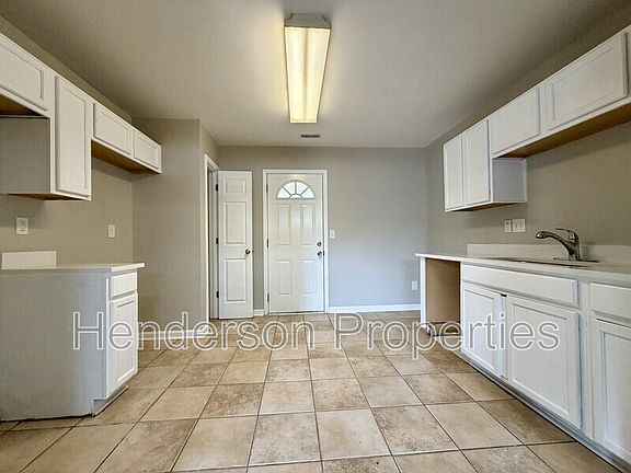 4th image of 3746 Glenwood Dr
