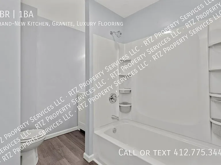 904 Hilltop St #B — Photo 2