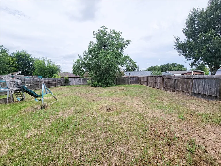 16006 Hiram Clarke Rd — Photo 27