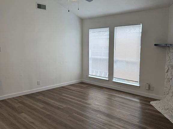 3rd image of 1006 King Albert St #A