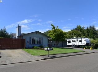 412 Camellia Ct, Reedsport, OR 97467