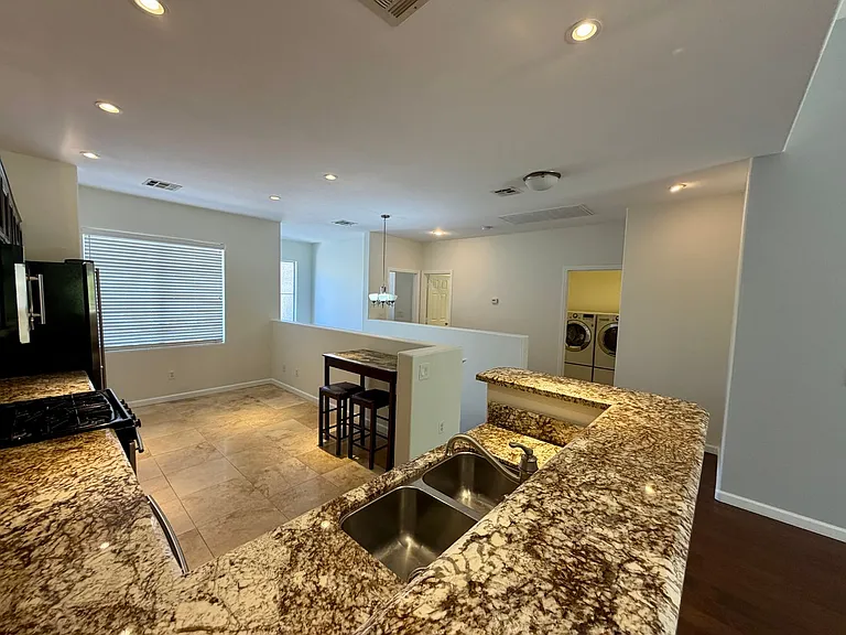 704 Peachy Canyon Cir #202 — Photo 38