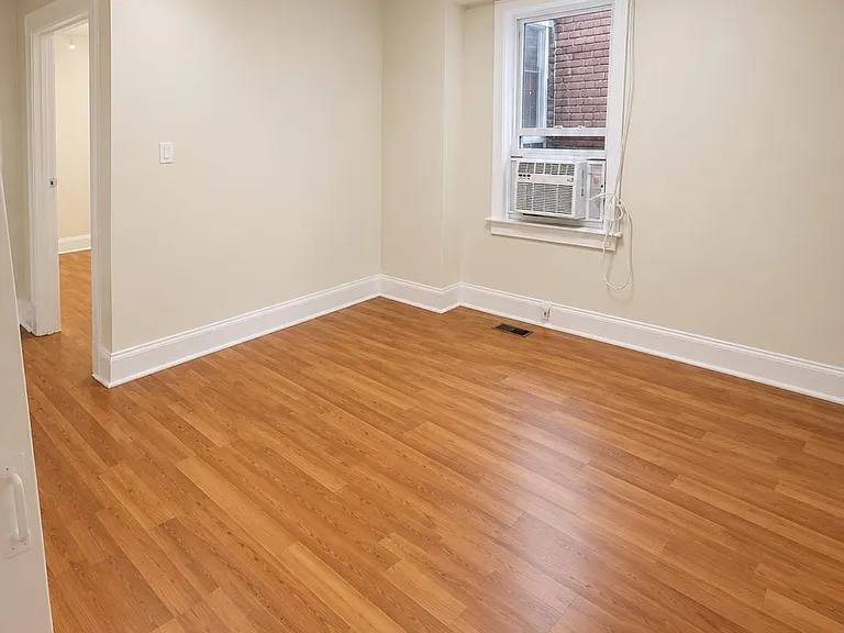 1355 Danforth Ave #2 — Photo 5