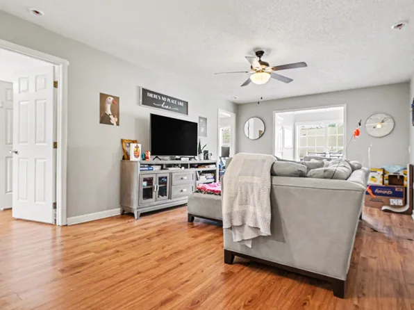 1305 Kent Rd APT 202, Raleigh, NC 27606