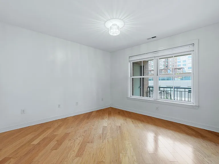 20 Avenue At Port Imperial #323 — Photo 7